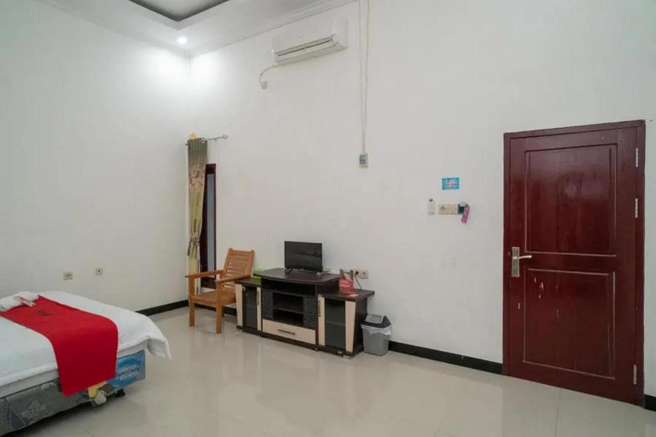 Hotel Reddoorz Syariah Near Syamsudin Noor Airport 4 Banjarbaru Esterno foto