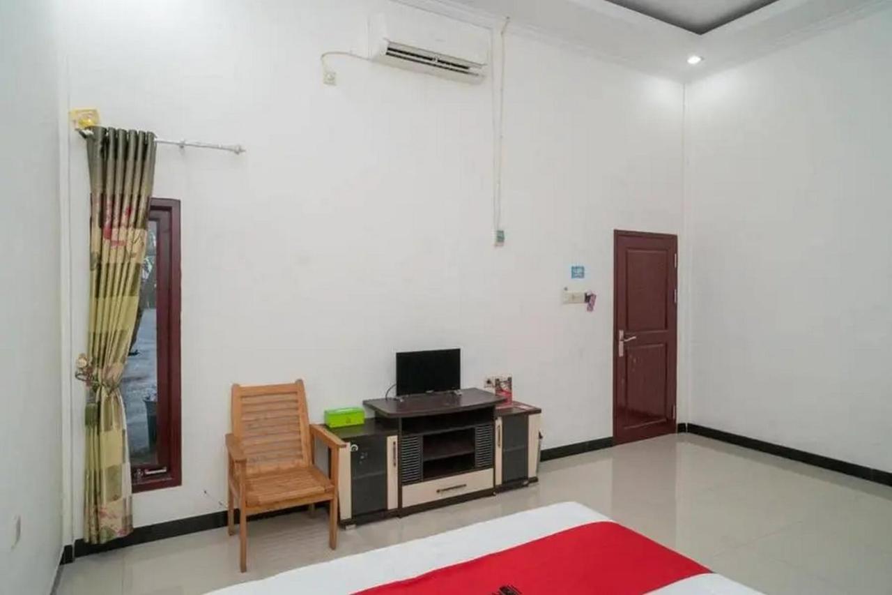 Hotel Reddoorz Syariah Near Syamsudin Noor Airport 4 Banjarbaru Esterno foto