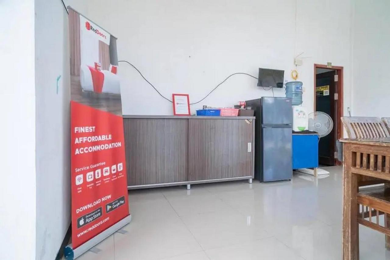 Hotel Reddoorz Syariah Near Syamsudin Noor Airport 4 Banjarbaru Esterno foto